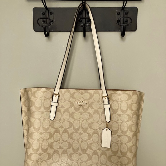 Coach Tote Khaki/Chalk - Picture 1 of 3